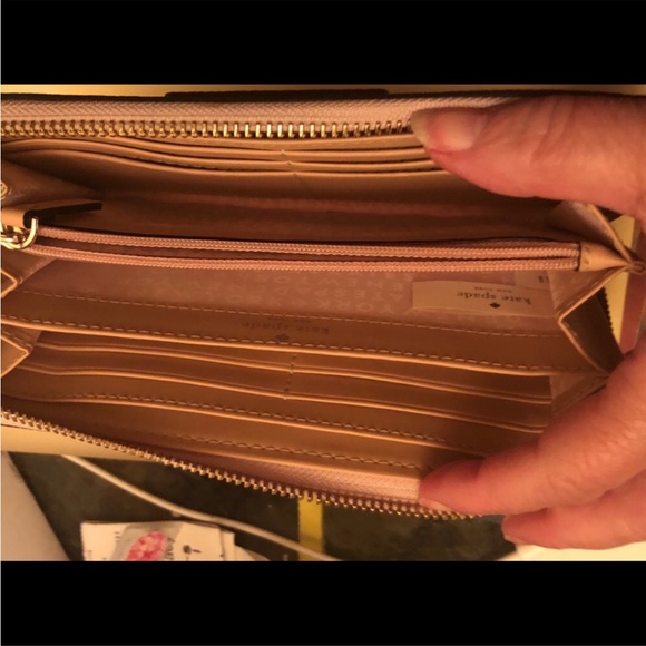 Kate Spade Wallet New Shiny Gold Metallic Color Holds A lot Pretty Color - Picture 3 of 4